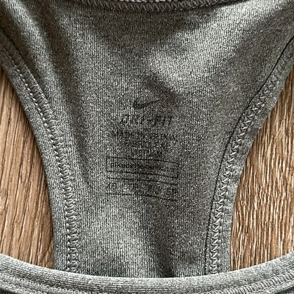 Nike Racerback Sports Bra Grey Size XS Medium Impact - Picture 2 of 3